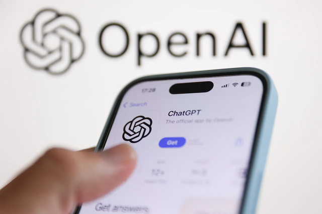 OpenAI CEO 深夜發(fā)文：AI 成本每年暴跌 10倍，2035 年人人都有超級大腦