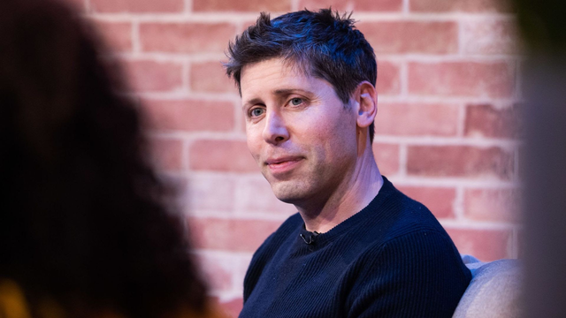 OpenAI CEO 深夜發(fā)文：AI 成本每年暴跌 10倍，2035 年人人都有超級大腦