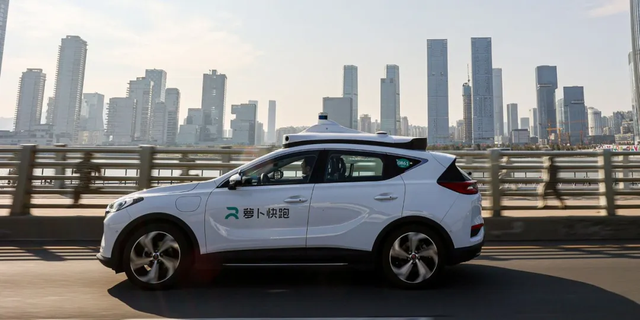 百度李彥宏：自動(dòng)駕駛比人開(kāi)車(chē)安全十倍