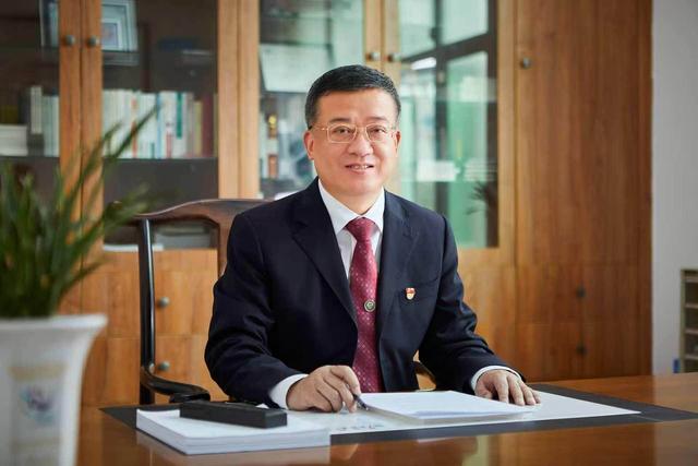 AI如此強大，個人何去何從？廣州名?！罢崎T人”這樣回答｜開學首日
