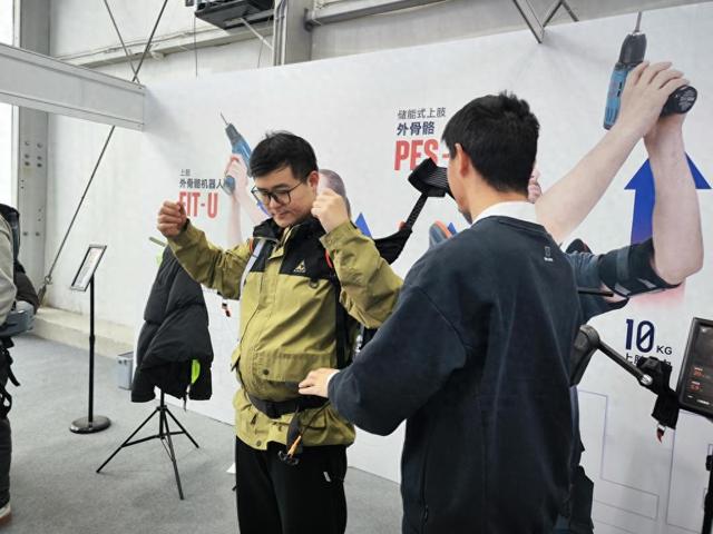全民化、國(guó)際化、加速化——2025全球開(kāi)發(fā)者先鋒大會(huì)透露AI發(fā)展新趨勢(shì)