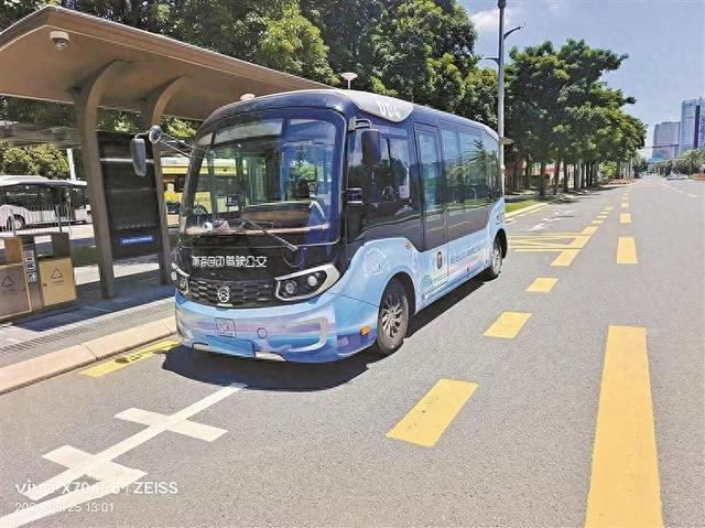 我市首批4條自動駕駛公交線路實現(xiàn)常規(guī)化運營 “AI公交”加快走進深圳城市生活